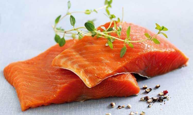 alimenti aiuto per depressione: acidi grassi omega 3-salmone