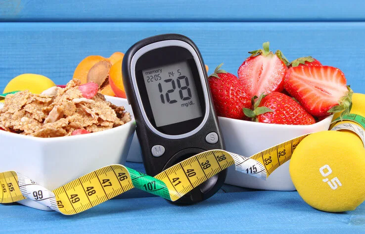 controllo del diabete con alimentazione, monitoraggio ed esercizio fisico
